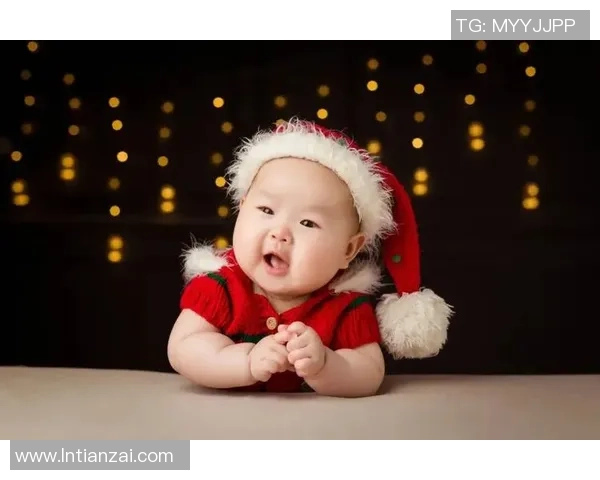 足球明星p化身可爱娃娃展现童趣魅力引发粉丝热议